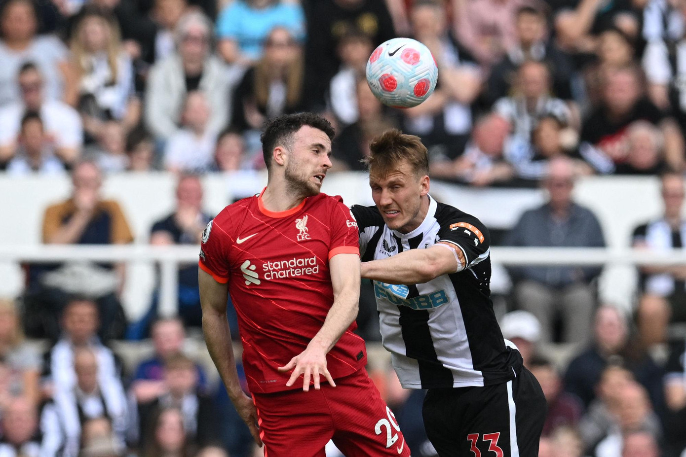 Đánh bại Newcastle 1-0, Liverpool tạm lên đỉnh bảng ảnh 10