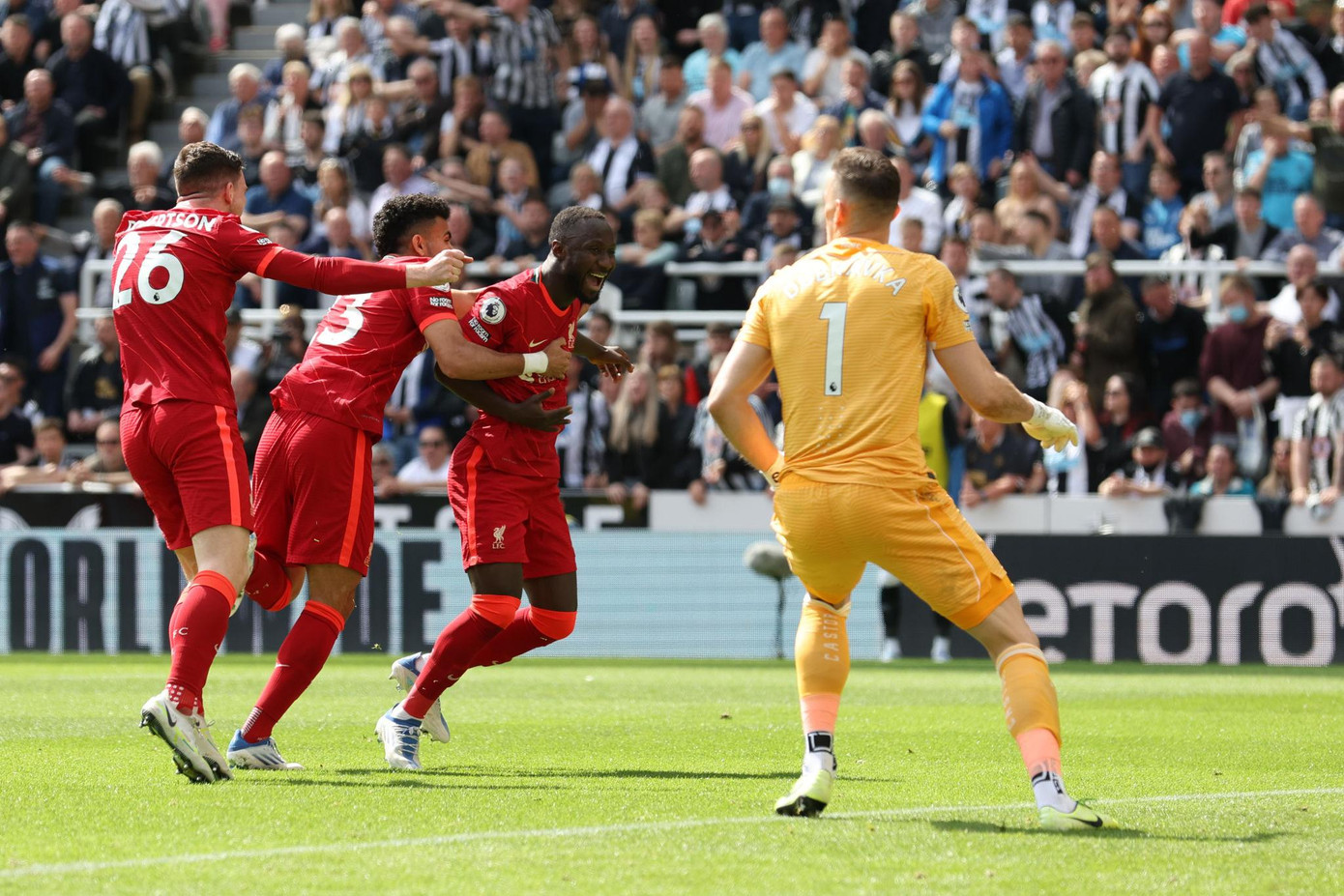Đánh bại Newcastle 1-0, Liverpool tạm lên đỉnh bảng ảnh 7