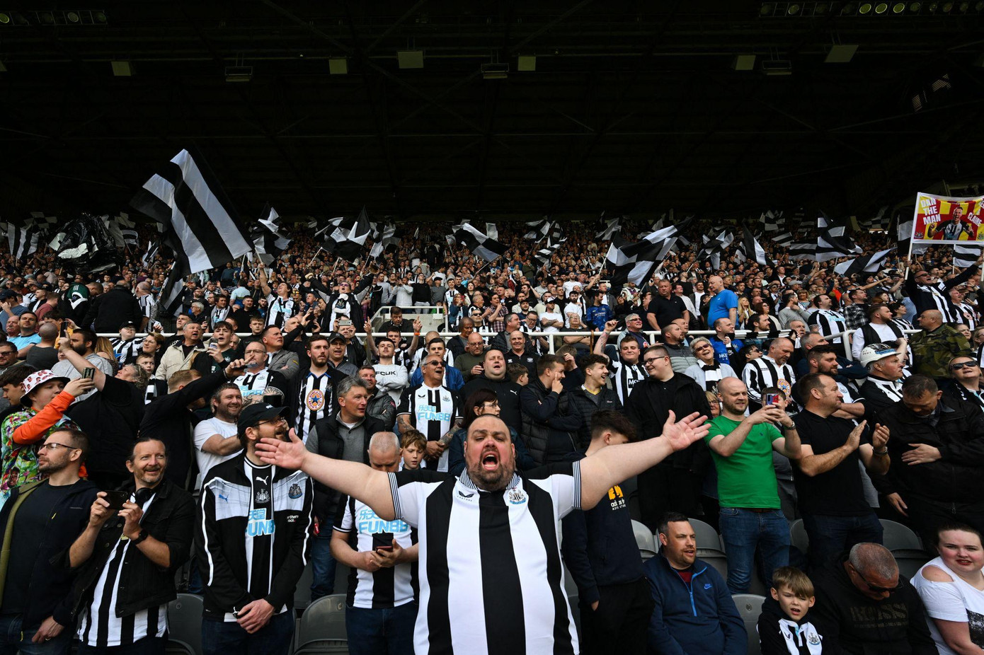 Đánh bại Newcastle 1-0, Liverpool tạm lên đỉnh bảng ảnh 3