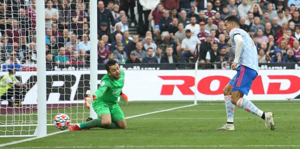 West Ham vs M.U 1-2: Ronaldo nổ súng, De Gea giữ lại 3 điểm cho Quỷ đỏ ảnh 15