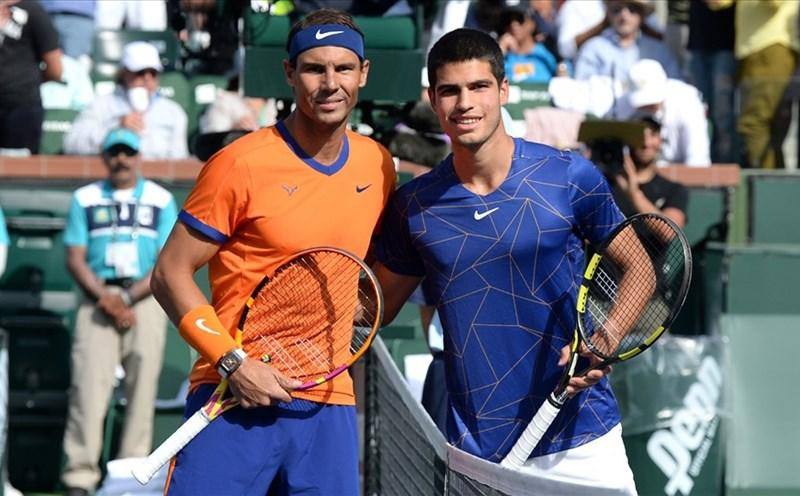 Carlos Alcaraz từng đánh bại thần tượng Rafael Nadal. Carlos Alcaraz từng đánh bại thần tượng Rafael Nadal.