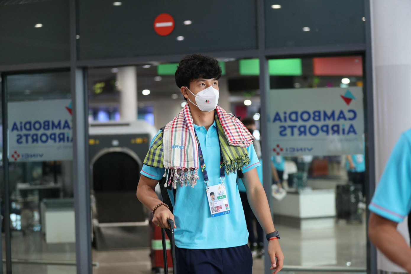 Trung vệ Lương Duy Cương.