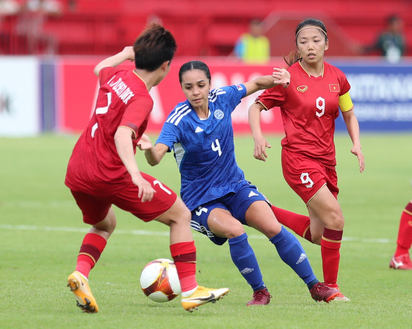 SEA Games 32: Thua nữ Philippines 1-2, tuyển nữ Việt Nam vẫn giữ ngôi đầu ảnh 10