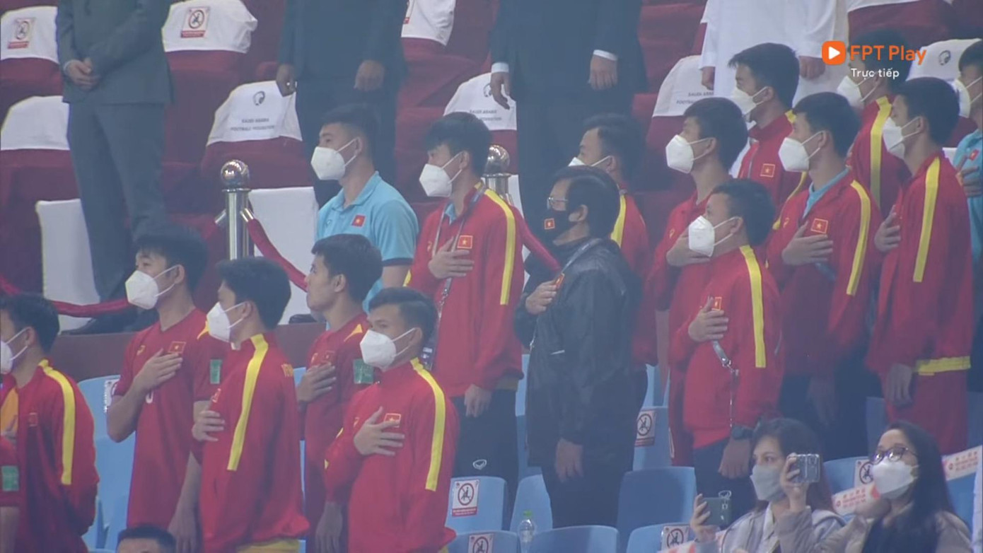 Trực tiếp Việt Nam vs Saudi Arabia 0-1: Chủ nhà thua với cách biệt tối thiểu ảnh 14 Trực tiếp Việt Nam vs Saudi Arabia 0-1: Chủ nhà thua với cách biệt tối thiểu ảnh 14