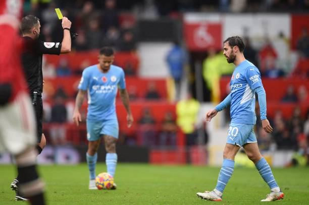 MU vs Man City 0-2: Hàng công chật vật, hàng thủ ‘tặng quà’ cho đối thủ ảnh 23
