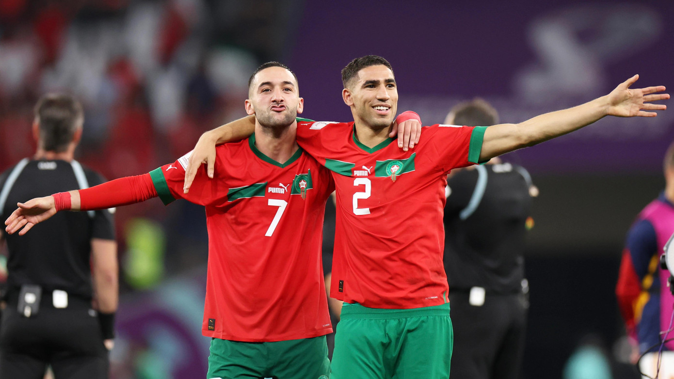 Ziyech và Hakimi - hai ngôi sao hàng đầu Morocco. Ziyech và Hakimi - hai ngôi sao hàng đầu Morocco.