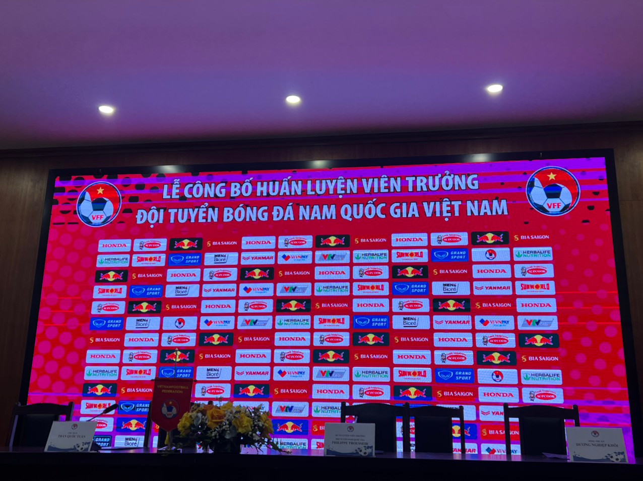 HLV Troussier: Tôi dẫn dắt đội tuyển Việt Nam vì mục tiêu World Cup 2026 ảnh 2