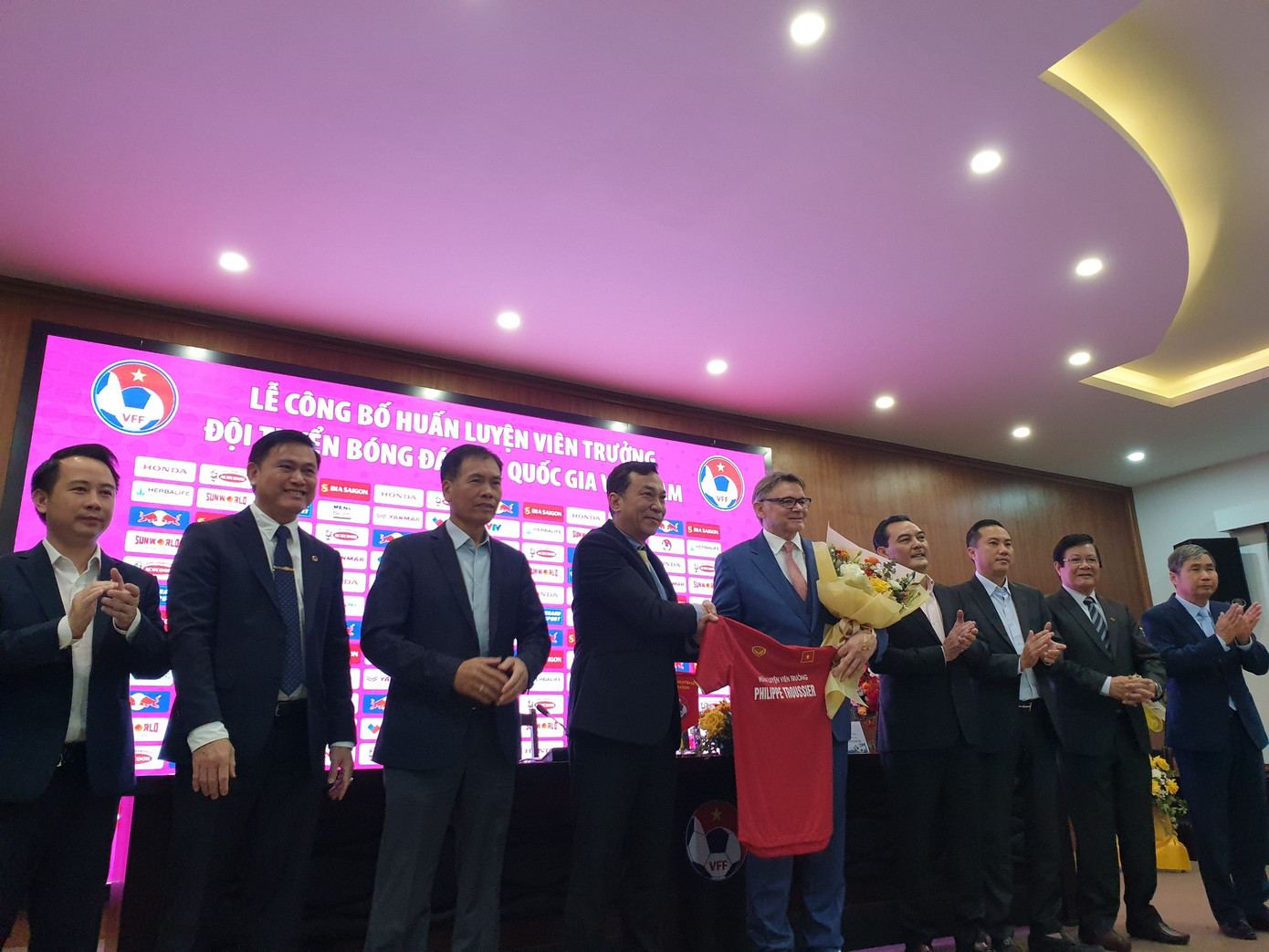 HLV Troussier: Tôi dẫn dắt đội tuyển Việt Nam vì mục tiêu World Cup 2026 ảnh 8