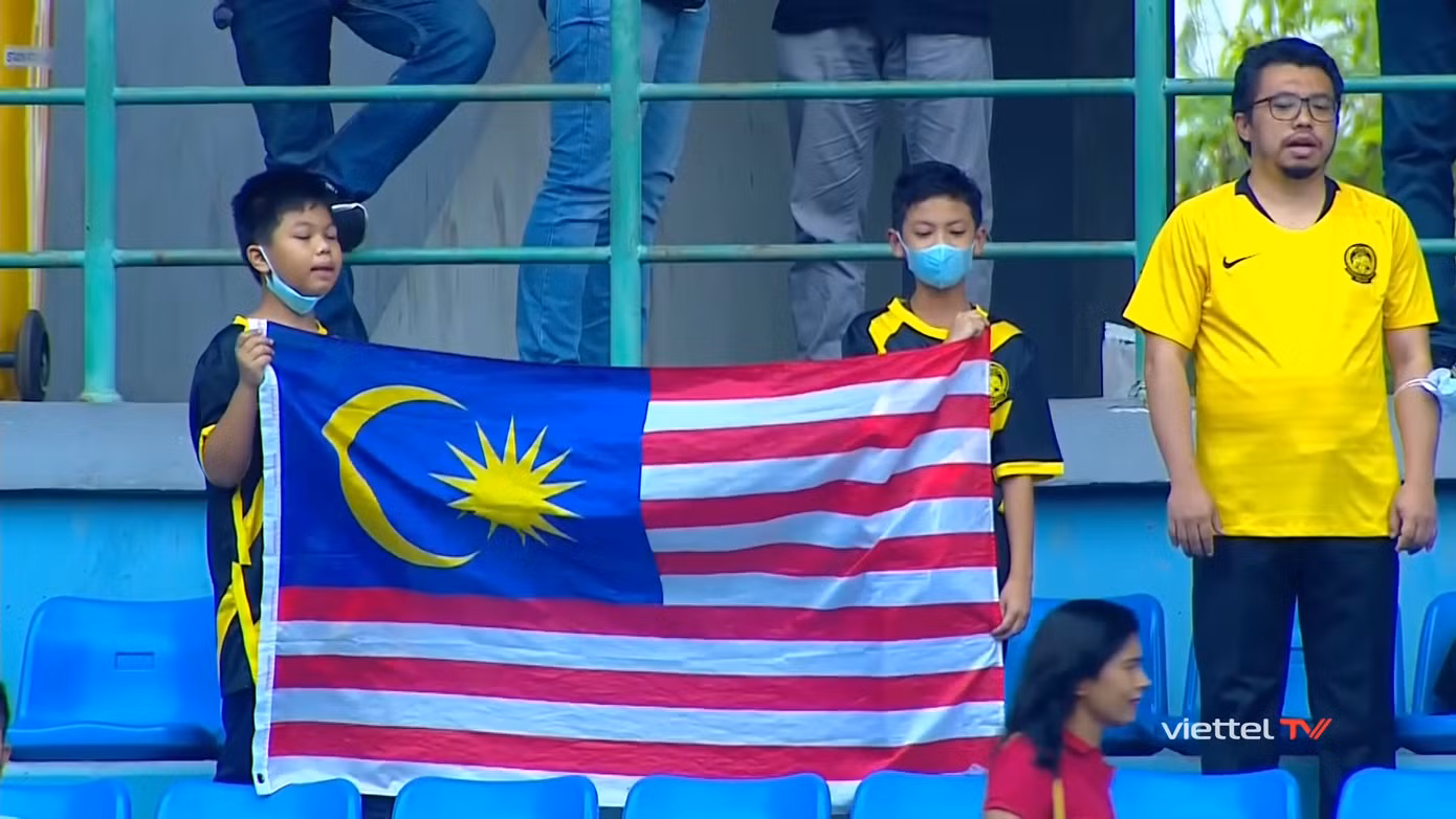 Thua U19 Malaysia 0-3 ở bán kết, U19 Việt Nam hướng đến trận tranh hạng ba ảnh 5 Thua U19 Malaysia 0-3 ở bán kết, U19 Việt Nam hướng đến trận tranh hạng ba ảnh 5