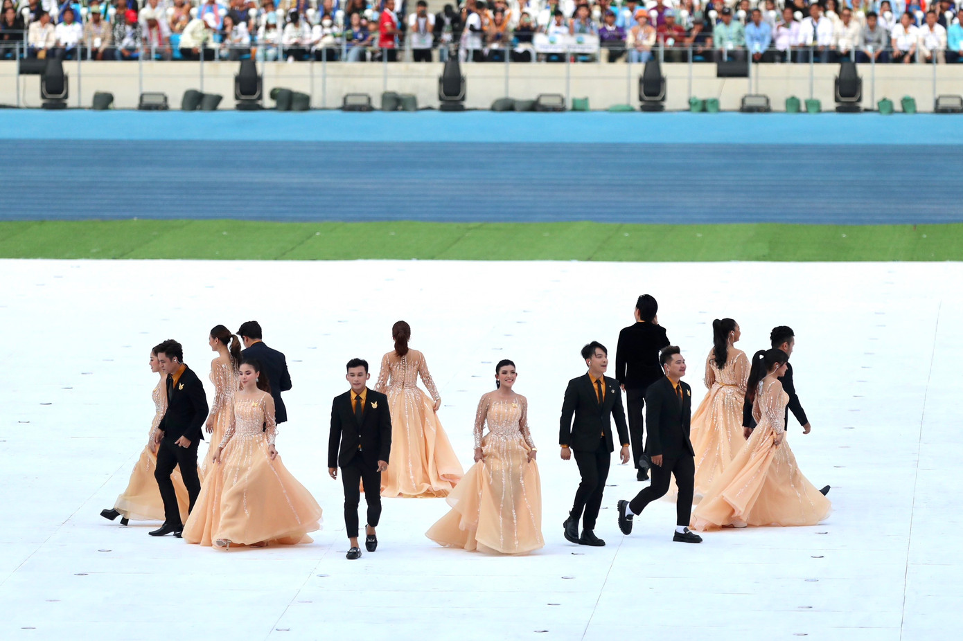 Lễ khai mạc SEA Games 32: Lung linh sắc màu ảnh 24