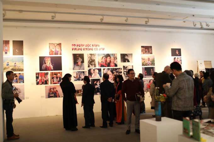 Vì hướng đến mục đích chia sẻ, kể những câu chuyện của mảnh đời chưa may mắn trong cuộc sống, truyền cảm hứng tới mọi người để có cuộc sống "rực rỡ" hơn, triển lãm nhận được nhiều phản hồi tích cực.