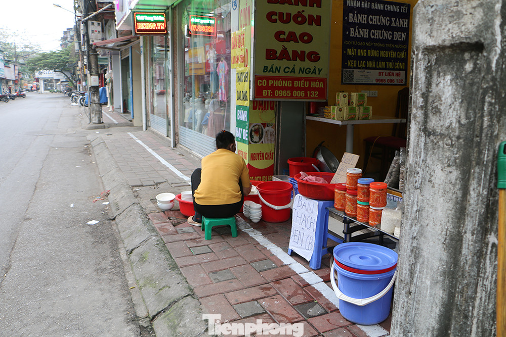 Người di động được nên ngồi “vi phạm” một chút, có lực lượng chức năng thì đứng dậy là xong.