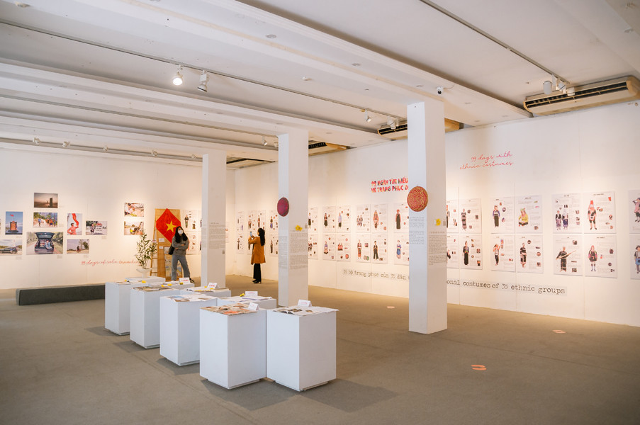 Triển lãm Dám sống một cuộc đời rực rỡ tổ chức ở Bảo tàng Phụ nữ Việt Nam diễn ra hơn một tuần lễ đã nhận được sự quan tâm của cộng đồng.