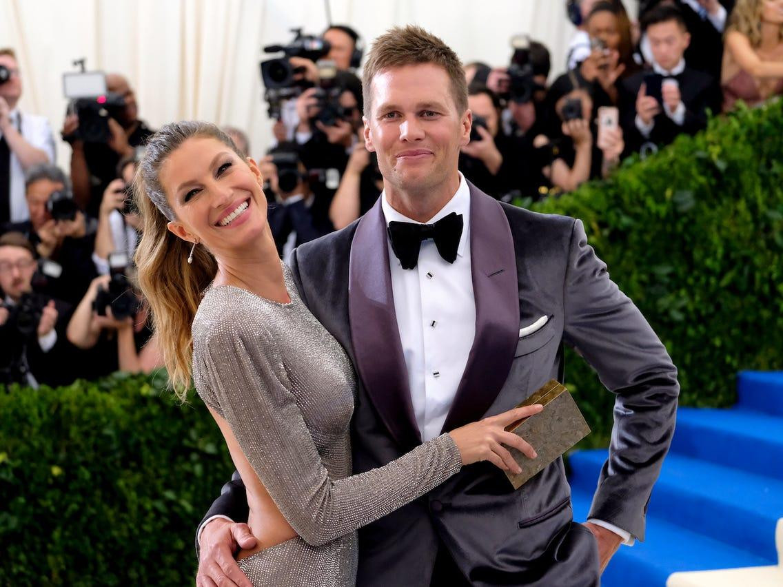 Cuộc hôn nhân của cô với ngôi sao bóng đá Tom Brady cũng làm cho lượng fan hâm mộ của cô trở nên hùng hậu hơn.