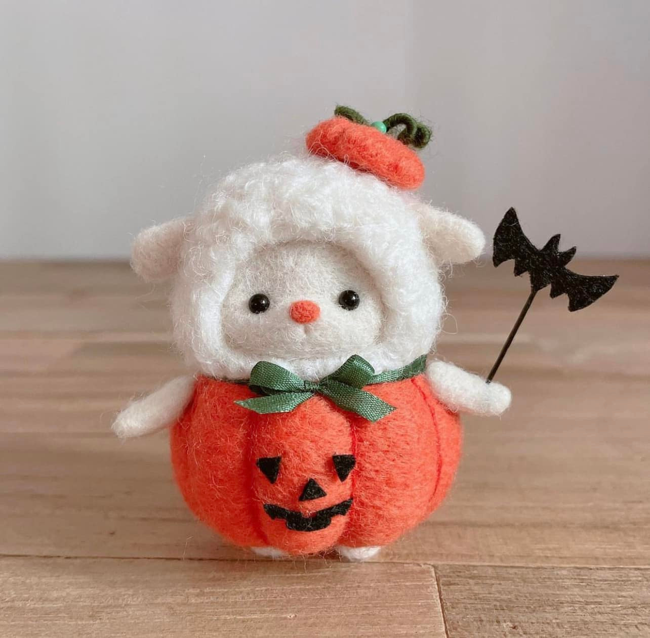 Các bộ làm đồ thủ công chỉ có giá chưa tới 50.000 VNĐ. Các bộ làm đồ thủ công chỉ có giá chưa tới 50.000 VNĐ.