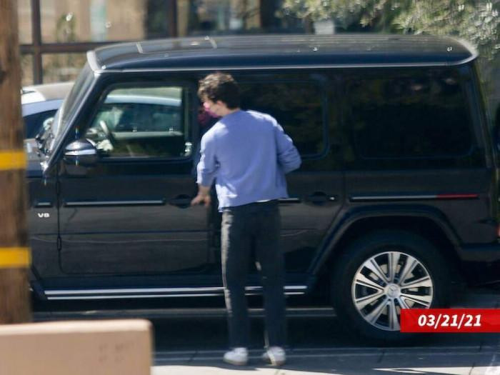 Chiếc siêu xe trị giá khoảng 11 tỷ của Shawn Mendes và Camila Cabello