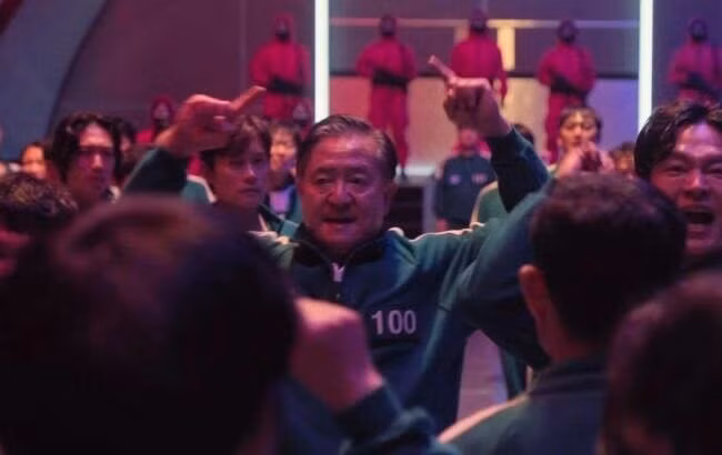 Nam diễn viên kỳ cựu Song Young Chang đảm nhận vai người chơi số 100.