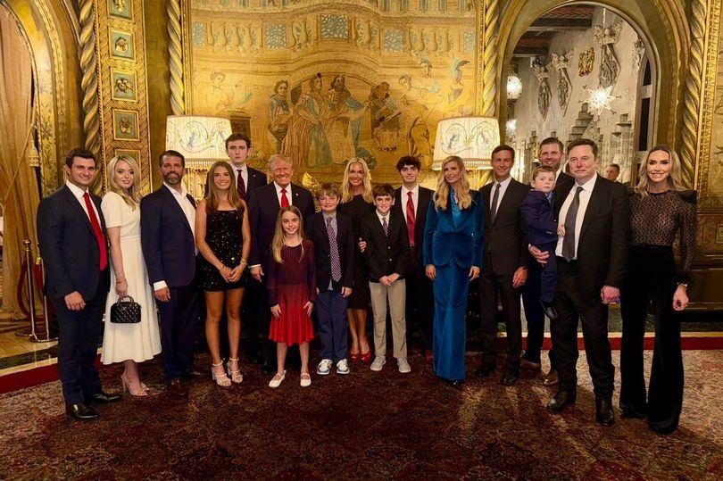 Bà Melania không có mặt trong bức ảnh chụp đại gia đình Trump. Ảnh: IG. Bà Melania không có mặt trong bức ảnh chụp đại gia đình Trump. Ảnh: IG.