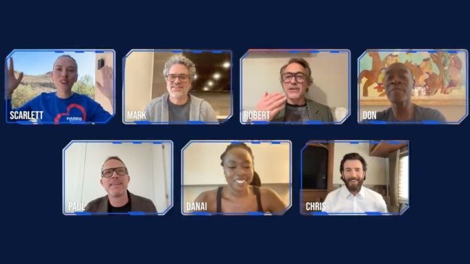 Dàn sao Avengers tập hợp lại vì bà Kamala Harris.