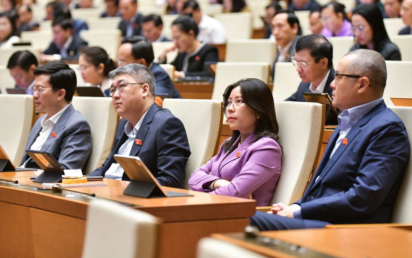 Các đại biểu tham dự phiên họp ngày 16/1