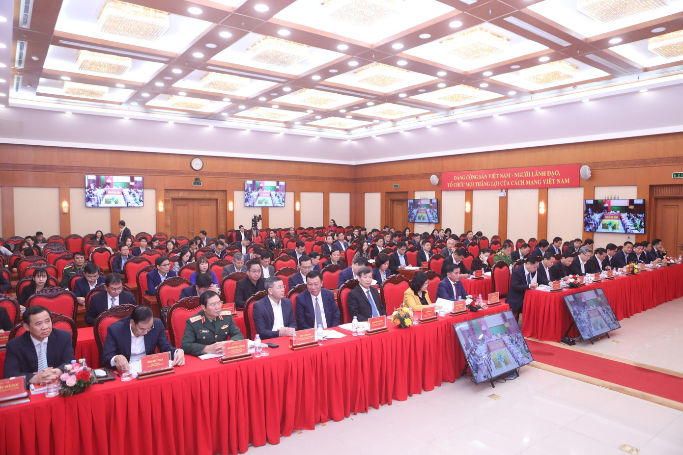 Các đại biểu tham dự hội nghị