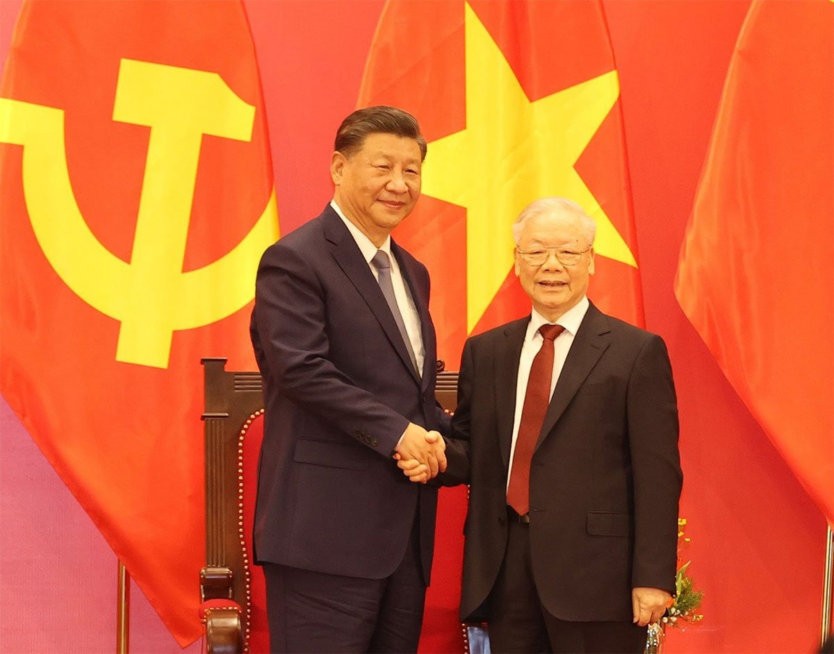 Tổng Bí thư Nguyễn Phú Trọng và Tổng Bí thư, Chủ tịch nước Trung Quốc Tập Cận Bình tại buổi gặp gỡ hữu nghị với nhân sỹ và thế hệ trẻ hai nước Việt Nam - Trung Quốc.