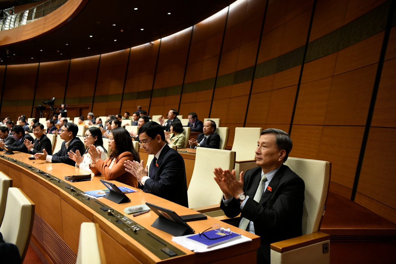 Các đại biểu tham dự kỳ họp. Ảnh Như Ý