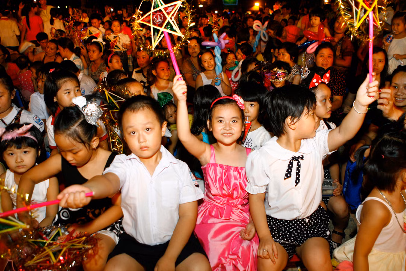 Hơn nghìn em thiếu nhi đã đến tham gia. Hơn nghìn em thiếu nhi đã đến tham gia
