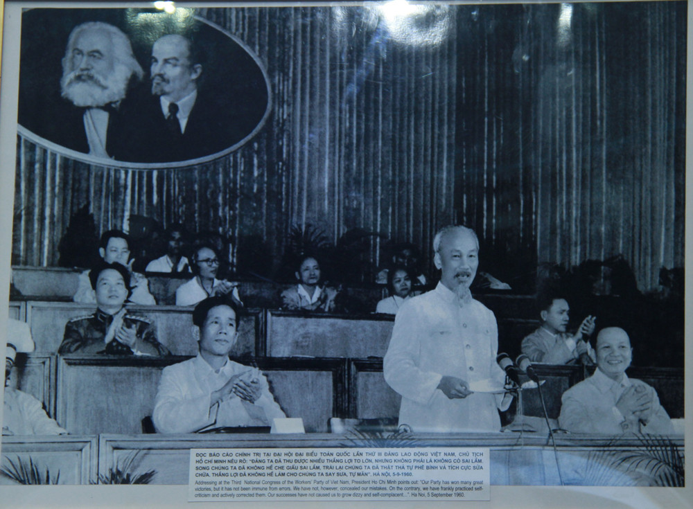 Đọc báo cáo chính trị tại Đại hội Đại biểu toàn quốc lần thứ III Đảng Lao động Việt Nam, Chủ tịch Hồ Chí Minh nêu rõ: