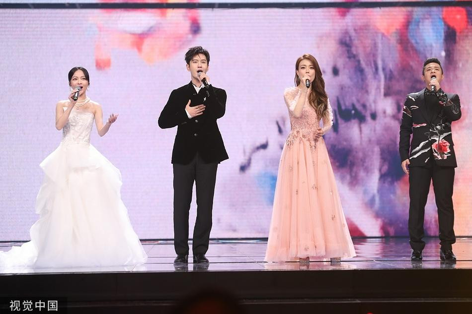 Huỳnh Hiểu Minh, Diêu Thần góp giọng cùng những nghệ sĩ C-biz khác.