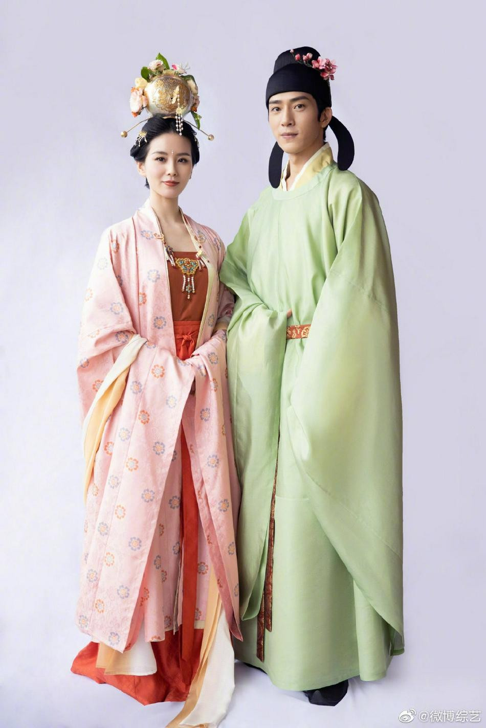 Lưu Thi Thi hóa Hằng Nga tiên tử sánh đôi cùng Tỉnh Bách Nhiên.