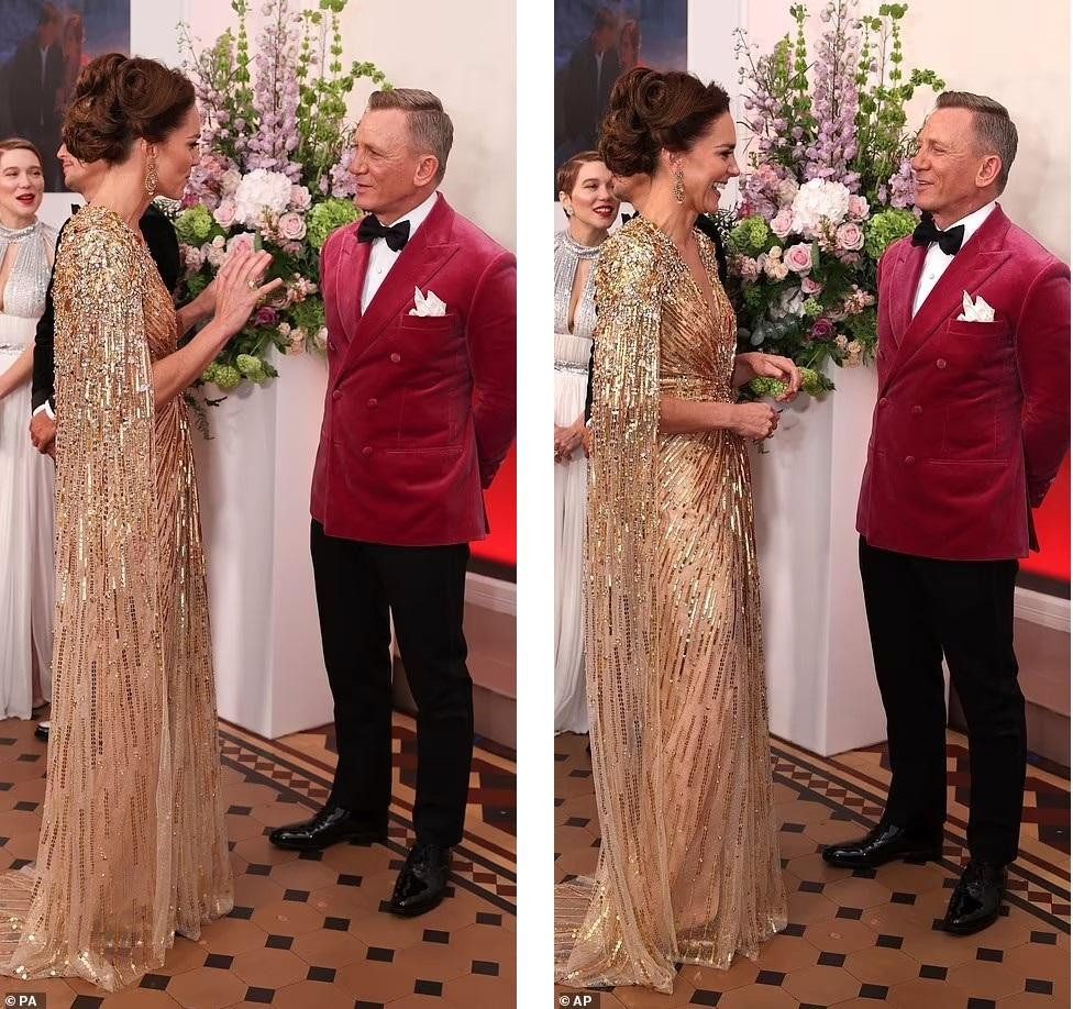 Hai người trò chuyện vui vẻ. Công nương Kate vừa nói vừa dùng tay để miêu tả điều gì đó, rồi cuối cùng cùng &quot;James Bond&quot; phá lên cười thu hút sự quan tâm của truyền thông.