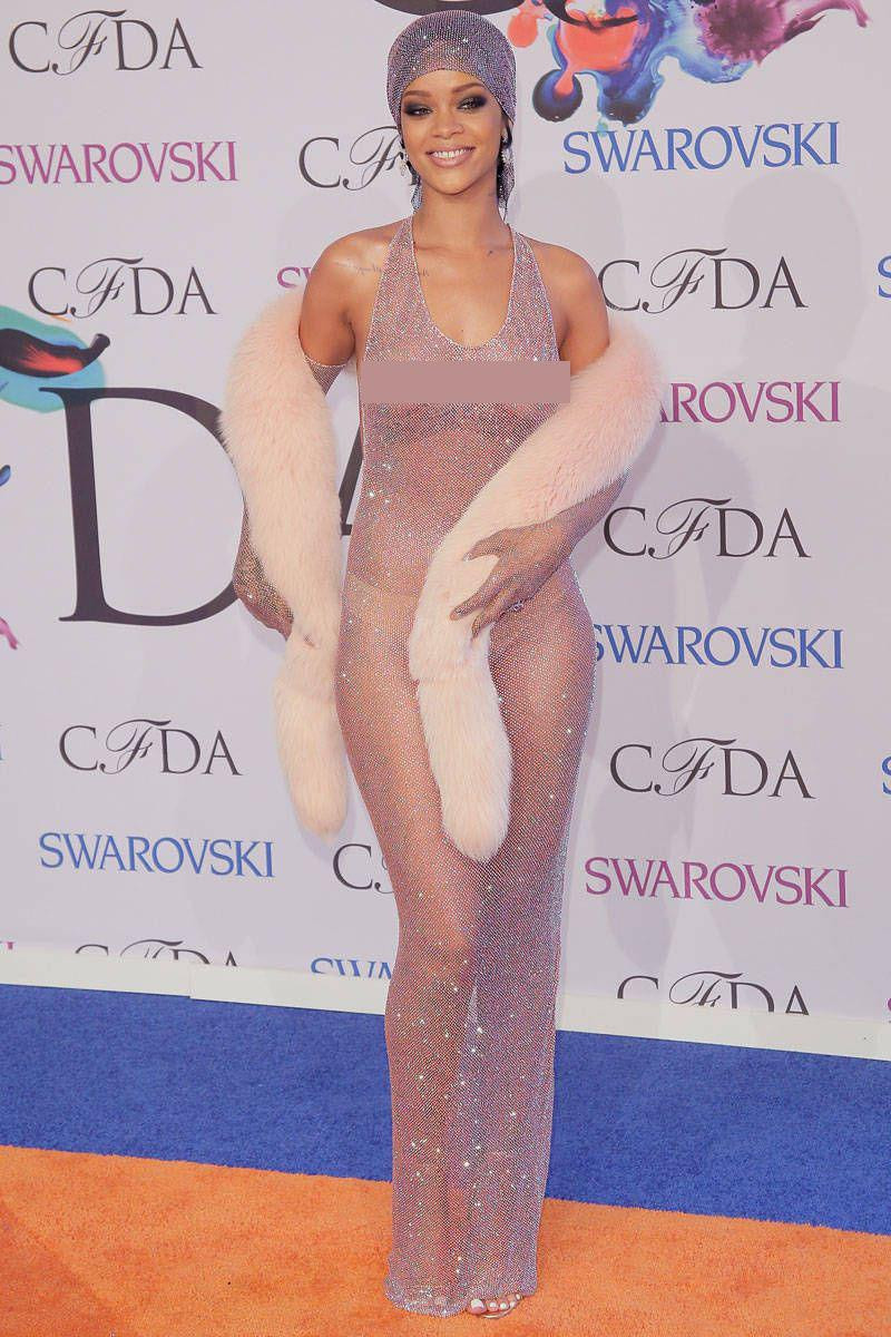 Rihanna tại lễ trao giải CFDA năm 2014 Rihanna tại lễ trao giải CFDA năm 2014