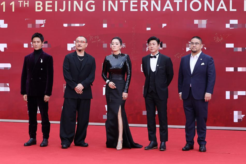 Hội đồng Ban giám khảo ra mắt trên thảm đỏ Liên hoan phim Bắc Kinh lần thứ 11.