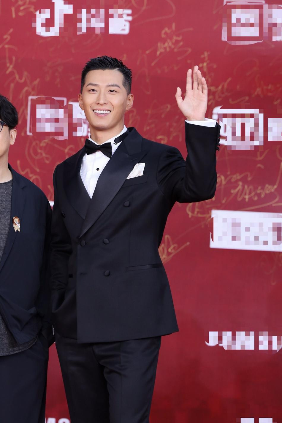 Diễn viên Đậu Kiêu - bạn trai của ái nữ &quot;vua sòng bài&quot; Macau, Hà Siêu Liên.