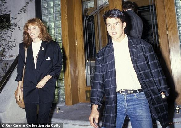 Patti Scialfa (1985): Tom Cruise và nữ ca/nhạc sĩ hơn 9 tuổi Patti qua lại trong một thời gian ngắn vào năm 1985 sau chuyến lưu diễn của cô với Bruce Springsteen.