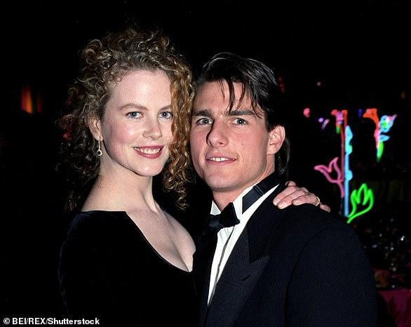 Nicole Kidman (1990-2001): Tom và Nicole gặp nhau trên trường quay bộ phim “Days of Thunder” năm 1990 và kết hôn vào cùng năm. Họ cùng nhau nhận nuôi hai đứa trẻ, con gái Isabella và con trai Connor. Tháng 2/2001, Nicole đệ đơn ly hôn sau khi sẩy thai.