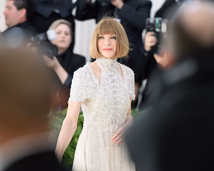 Tin đồn về việc Anna Wintour rời khỏi vị trí hàng đầu của tạp chí Vogue từ lâu đã trở thành đề tài được bàn tán và quan tâm. Tin đồn về việc Anna Wintour rời khỏi vị trí hàng đầu của tạp chí Vogue từ lâu đã trở thành đề tài được bàn tán và quan tâm.
