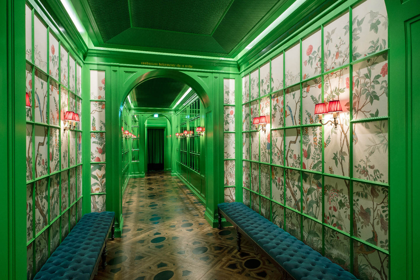 Gucci Osteria tại Tokyo lại mang hơi hướng thơ mộng. Gucci Osteria tại Tokyo lại mang hơi hướng thơ mộng.