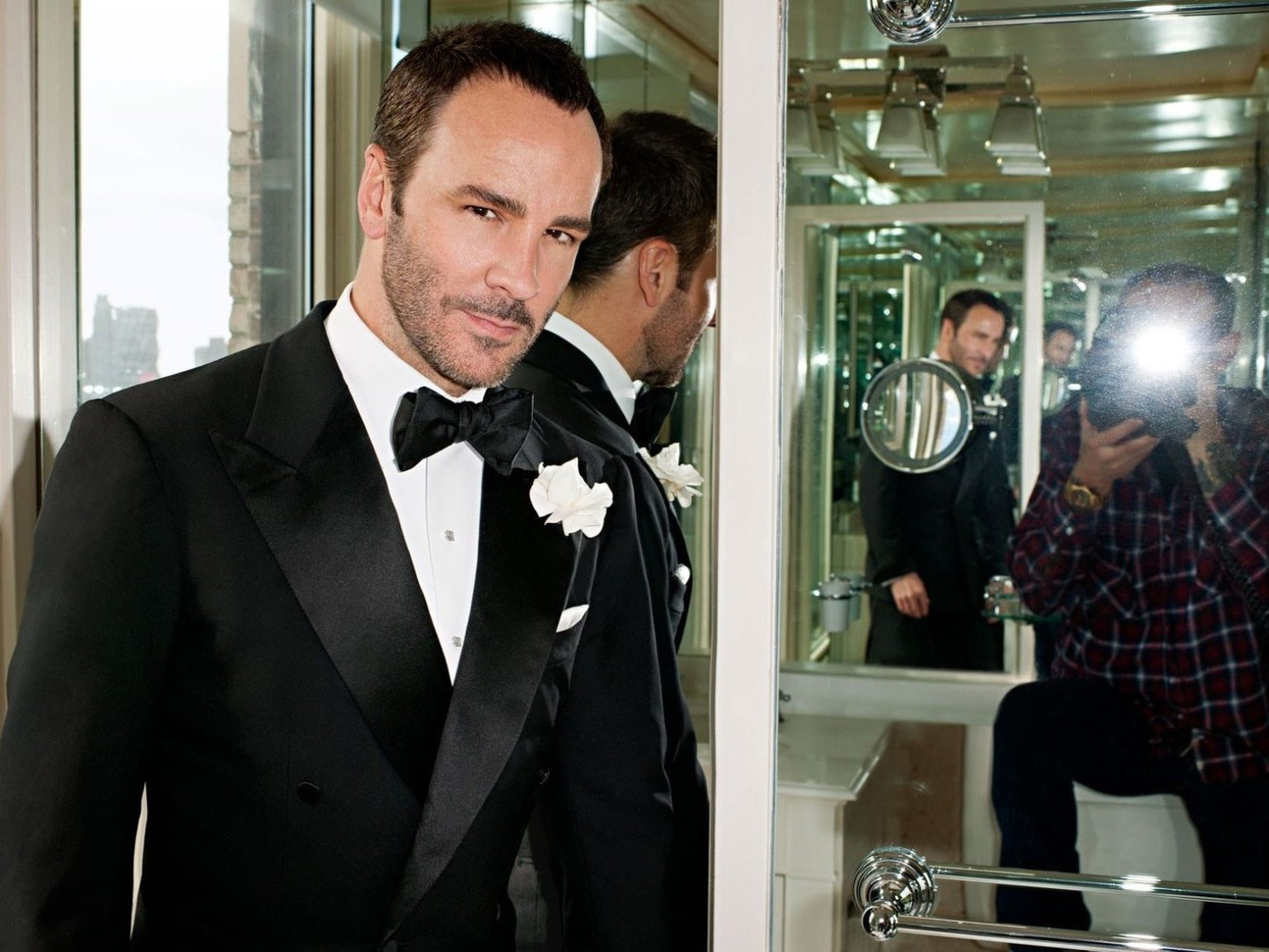 Tom Ford từng nói: “Tôi đã sống ở Pháp và luôn yêu thích Paris. Cho đến khi tôi bắt đầu làm việc tại Yves Saint Laurent, tôi mới bắt đầu không thích nơi này. Mặc dù tôi nghĩ một số bộ sưu tập đẹp nhất của tôi là ở đây.”