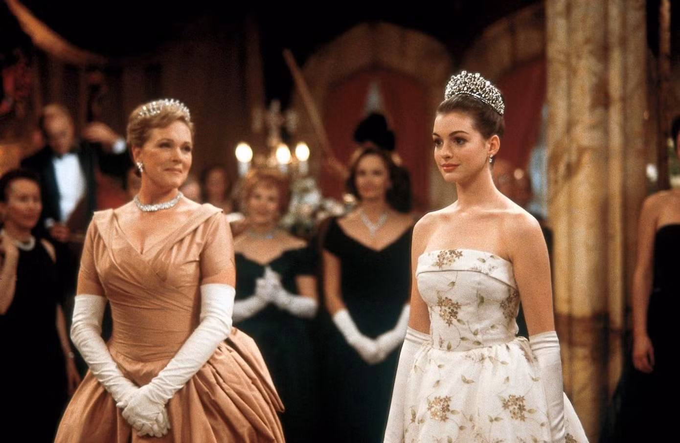 The Princess Diaries (Nhật Ký Công Chúa) từng là bộ phim teen triệu người mê.