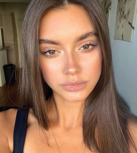 Lông mày rậm, dày và đầy đặn sẽ không bao giờ lỗi mốt. Lông mày rậm, dày và đầy đặn sẽ không bao giờ lỗi mốt.