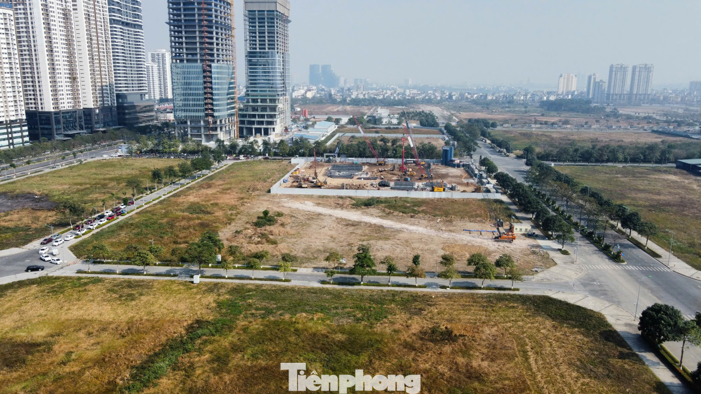 Năm 2023, Công ty THT cũng chuyển nhượng cho Tập đoàn Công nghệ CMC (HOSE: CMG) vị trí B2CC3 – ô đất hơn 1.1 ha phục vụ cho dự án tổ hợp không gian sáng tạo CMC (CMC Creative Space Hà Nội). Dự án có tổng vốn đầu tư khoảng 1.789 tỷ đồng.