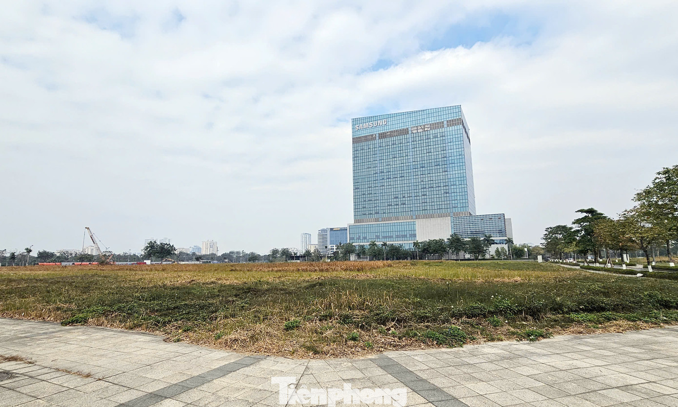 Theo đó, Hà Nội sẽ cho VIESTA thuê hơn 15,000m2 để tiếp tục thực hiện dự án B1CC4 theo hình thức trả tiền thuê đất hàng năm, có thời hạn đến năm 2062. Giá thuê đất phải nộp được xác định theo bảng giá đất.