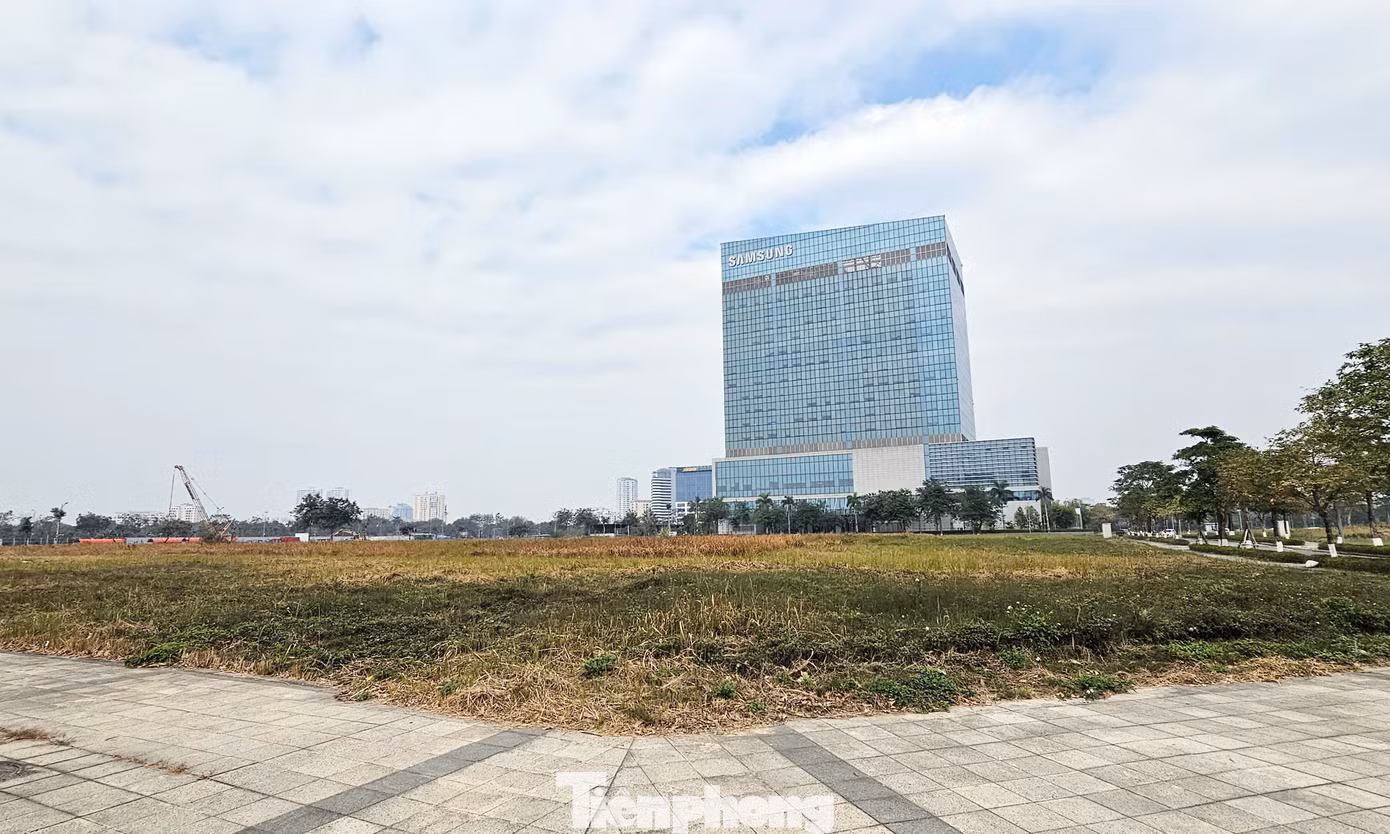 Theo đó, Hà Nội sẽ cho VIESTA thuê hơn 15,000m2 để tiếp tục thực hiện dự án B1CC4 theo hình thức trả tiền thuê đất hàng năm, có thời hạn đến năm 2062. Giá thuê đất phải nộp được xác định theo bảng giá đất.