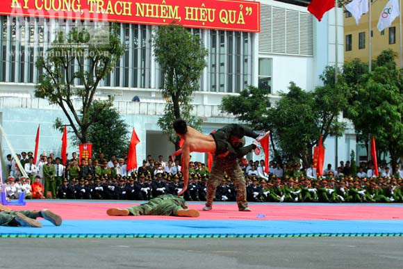 Cú ra đòn quyết định