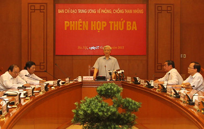 Tổng Bí thư Nguyễn Phú Trọng phát biểu tại phiên họp. Anh: Trí dũng