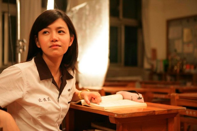 Khán giả ưu ái dành tặng Trần Nghiên Hy biệt danh “nữ thần học đường” với vai diễn Thẩm Giai Di trong sáng này. Khán giả ưu ái dành tặng Trần Nghiên Hy biệt danh “nữ thần học đường” với vai diễn Thẩm Giai Di trong sáng này