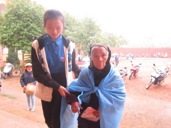 Trao quà Tết cho người nghèo tại Thanh Hóa ảnh 4