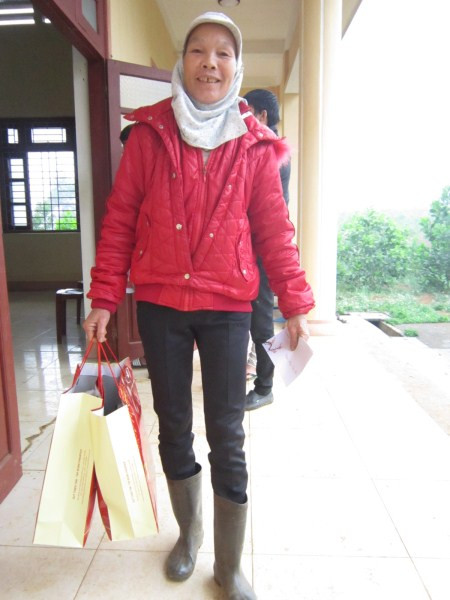 Trao quà Tết cho người nghèo tại Thanh Hóa ảnh 9